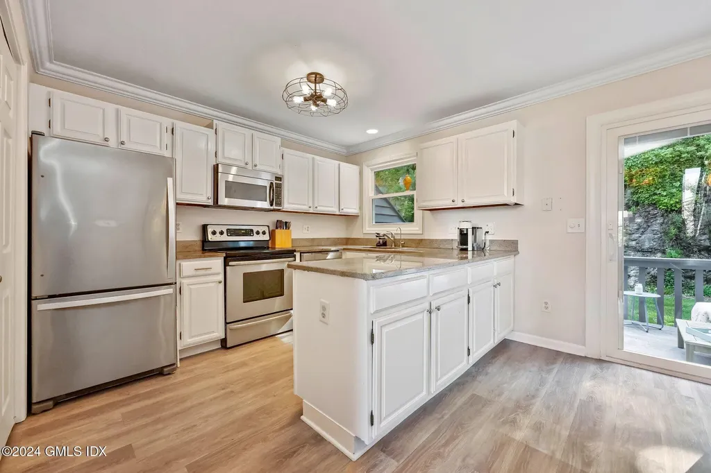 101 Fawn Ridge Lane Norwalk CT 06851