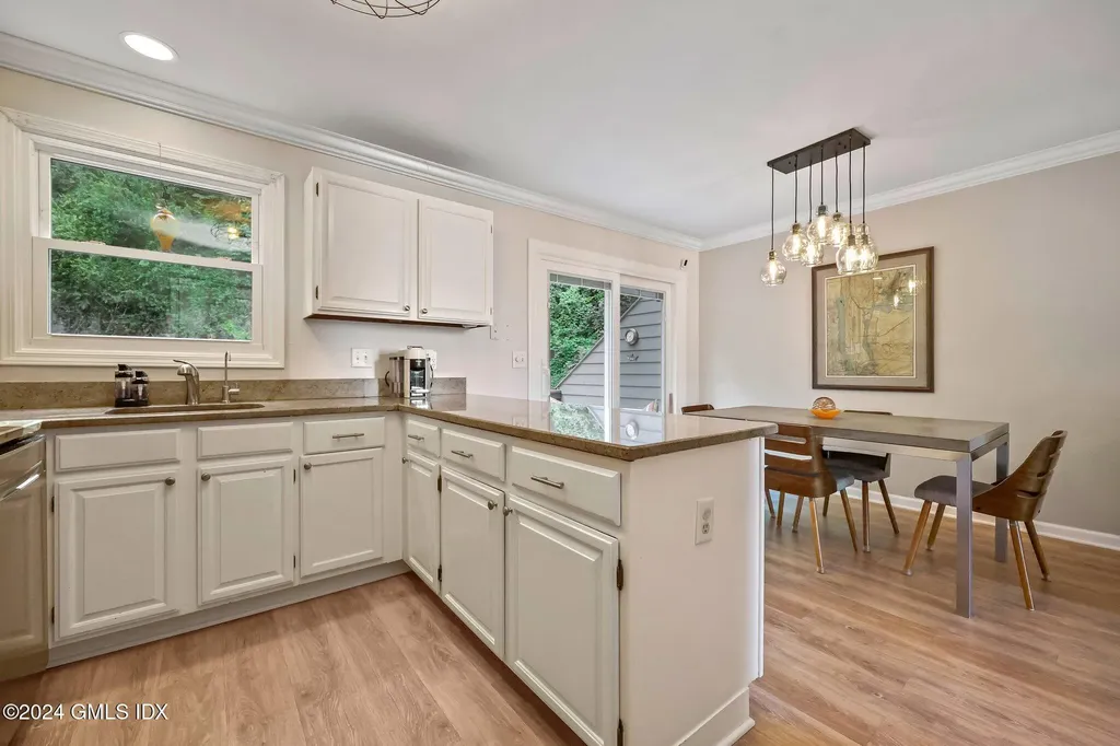 101 Fawn Ridge Lane Norwalk CT 06851