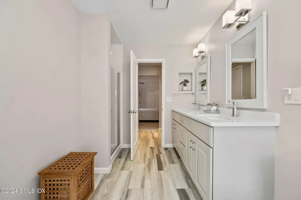 101 Fawn Ridge Lane Norwalk CT 06851