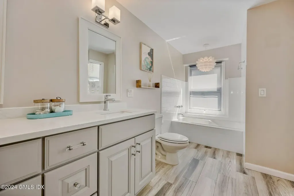 101 Fawn Ridge Lane Norwalk CT 06851