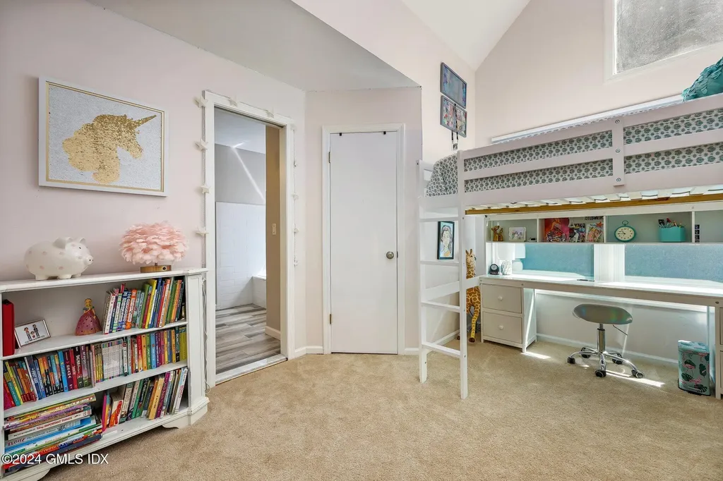 101 Fawn Ridge Lane Norwalk CT 06851