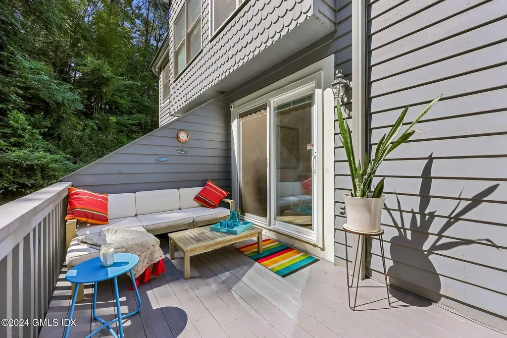 101 Fawn Ridge Lane Norwalk CT 06851