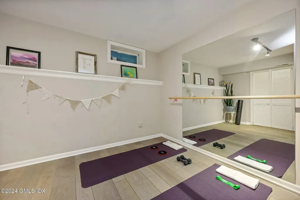 101 Fawn Ridge Lane Norwalk CT 06851