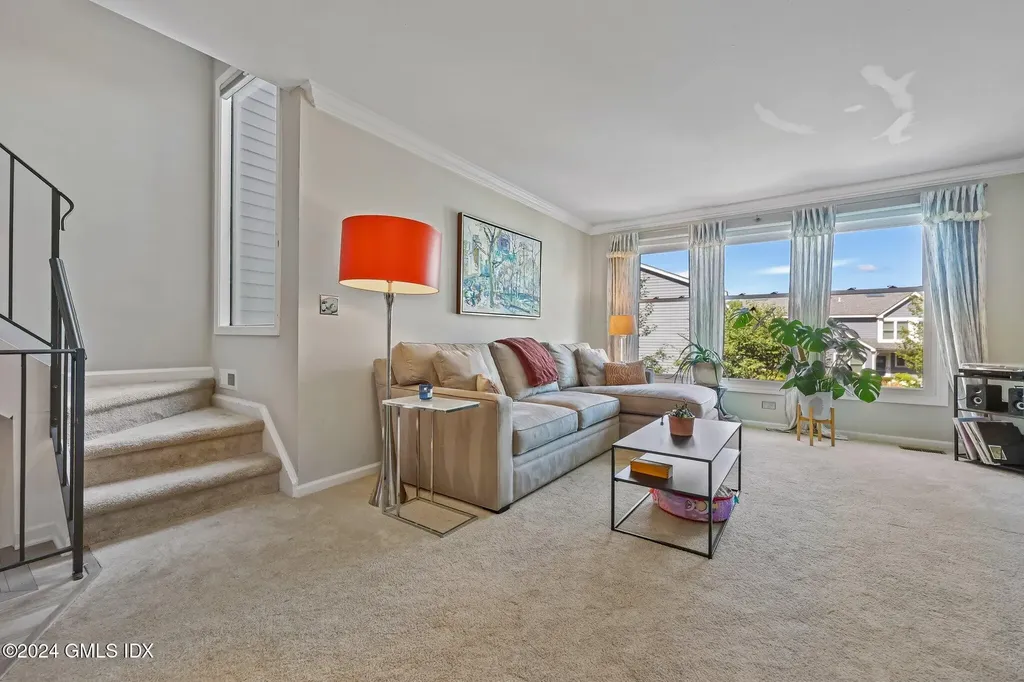 101 Fawn Ridge Lane Norwalk CT 06851