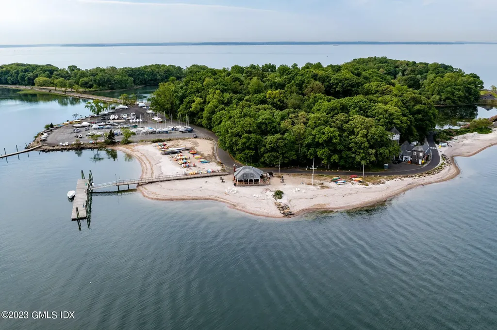 26 Lockwood Drive Old Greenwich CT 06870