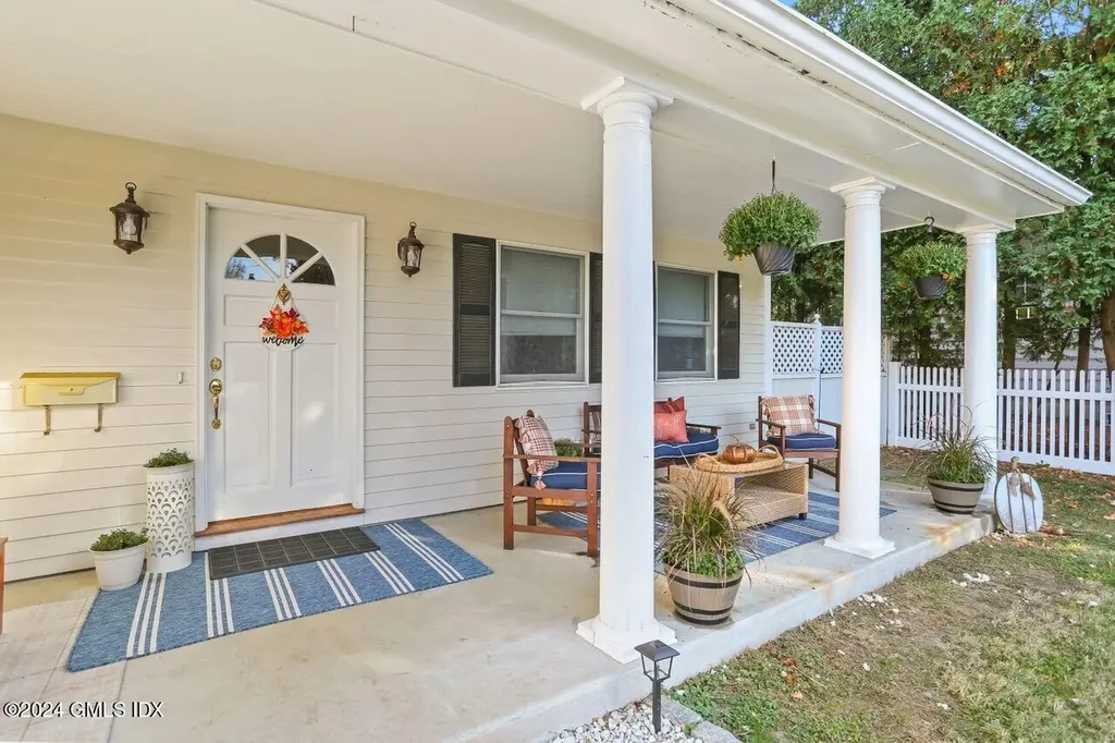 26 Lockwood Drive Old Greenwich CT 06870