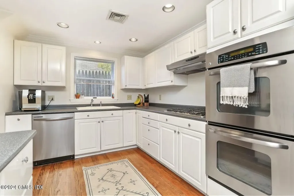 26 Lockwood Drive Old Greenwich CT 06870