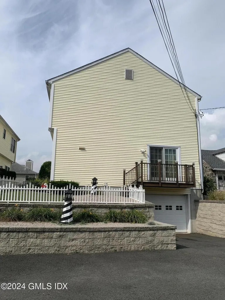 18 Arther Street Greenwich CT 06831