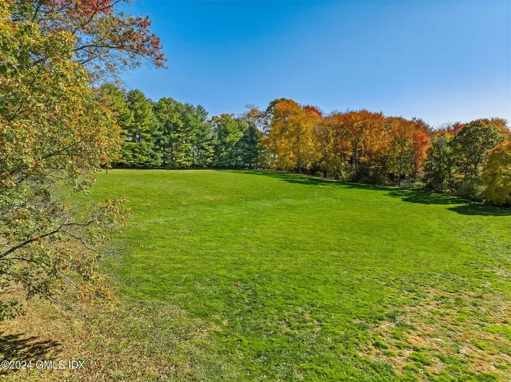 528 Round Hill Road Greenwich CT 06831