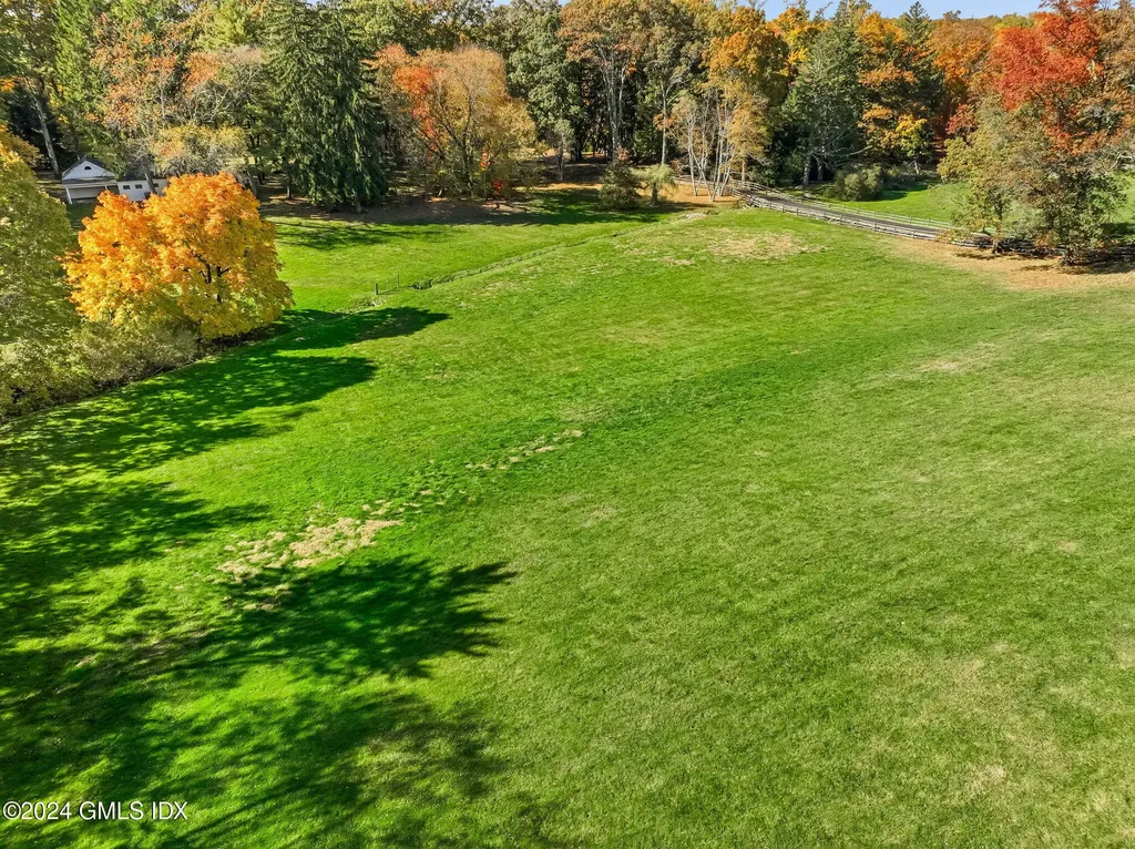 528 Round Hill Road Greenwich CT 06831