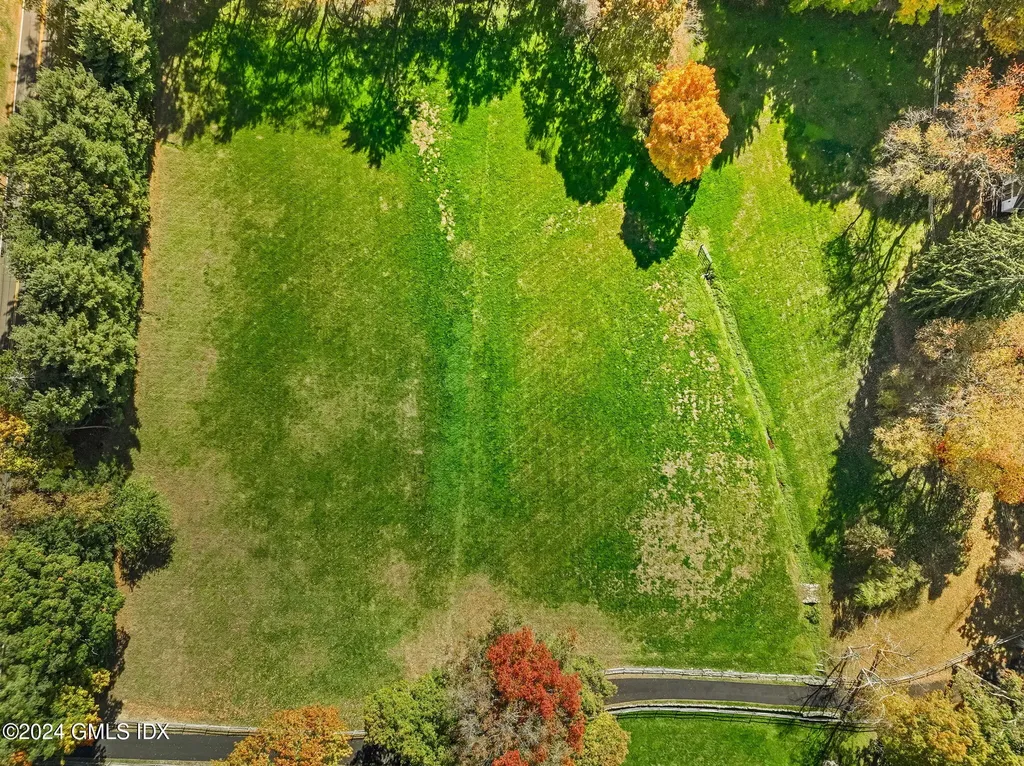 528 Round Hill Road Greenwich CT 06831