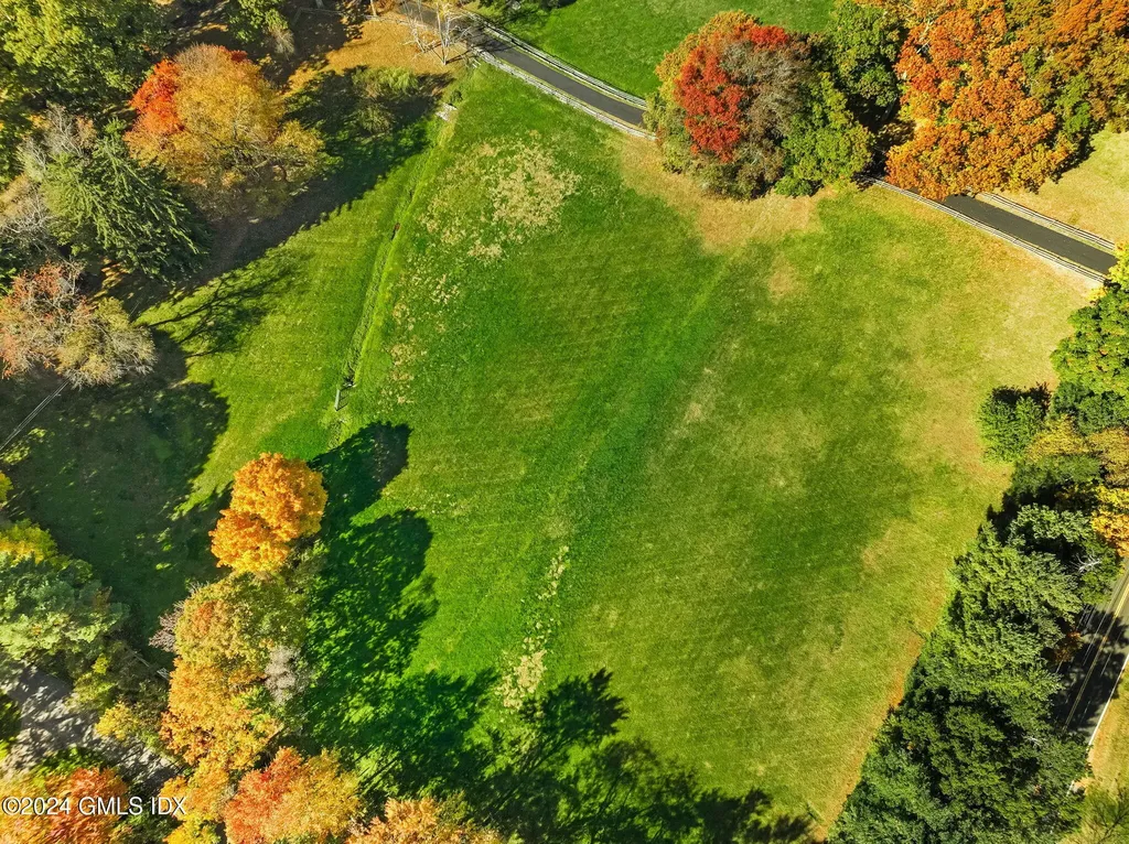 528 Round Hill Road Greenwich CT 06831