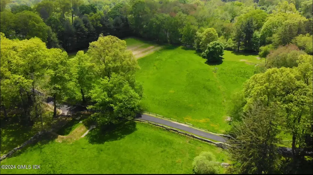 528 Round Hill Road Greenwich CT 06831