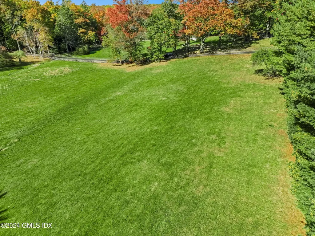 528 Round Hill Road Greenwich CT 06831