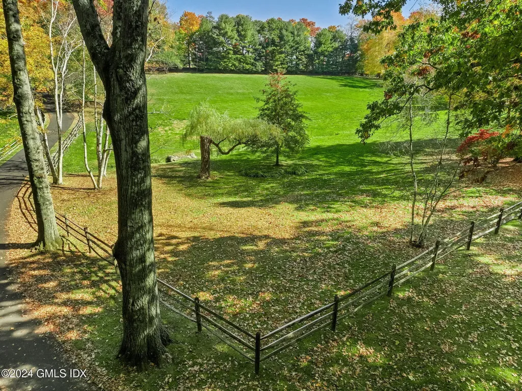 528 Round Hill Road Greenwich CT 06831