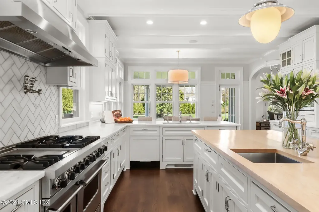 80 Meadow Wood Drive Greenwich CT 06830