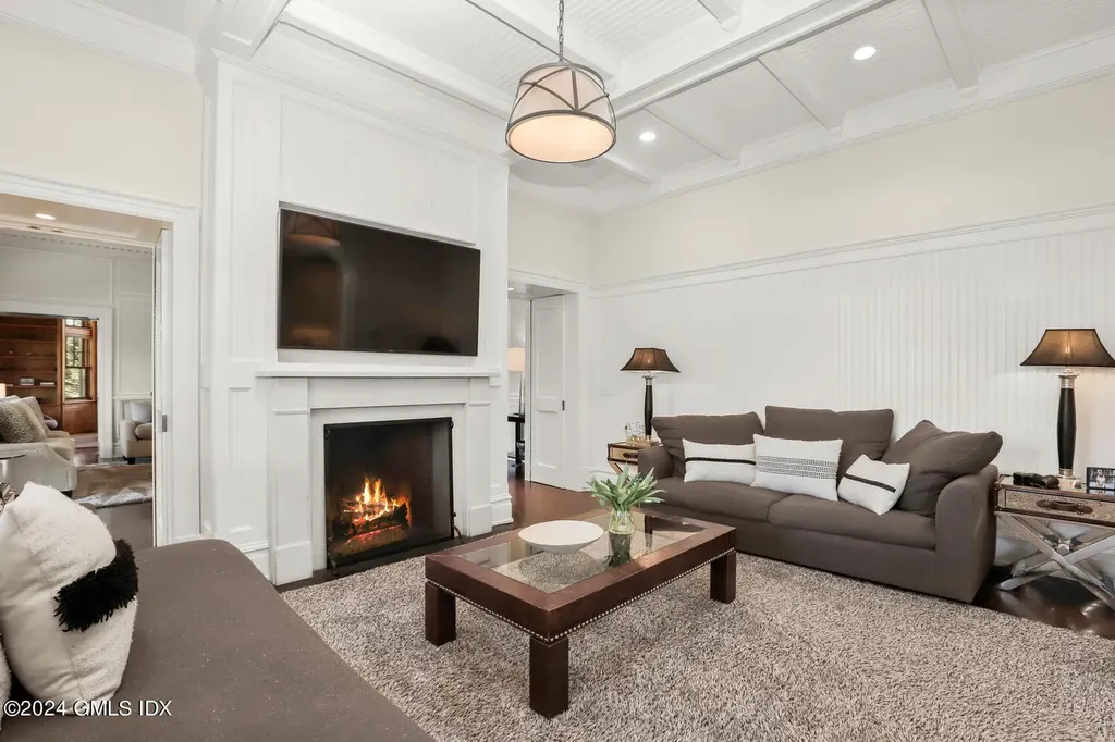 80 Meadow Wood Drive Greenwich CT 06830
