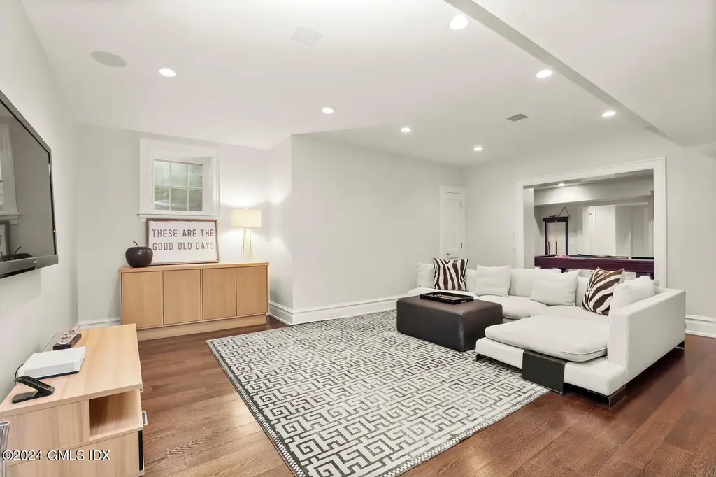80 Meadow Wood Drive Greenwich CT 06830