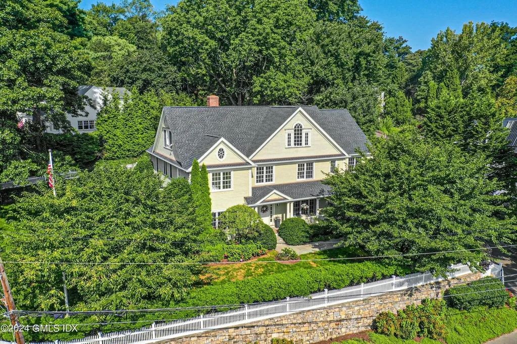 71 Wesskum Wood Road Riverside CT 06878