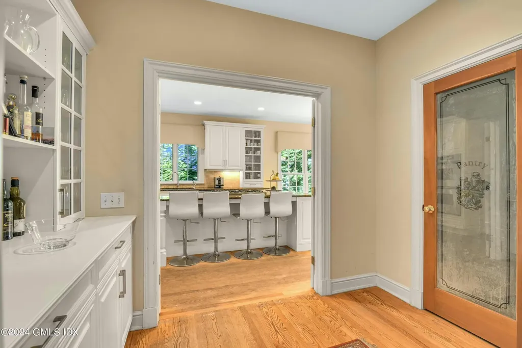 71 Wesskum Wood Road Riverside CT 06878