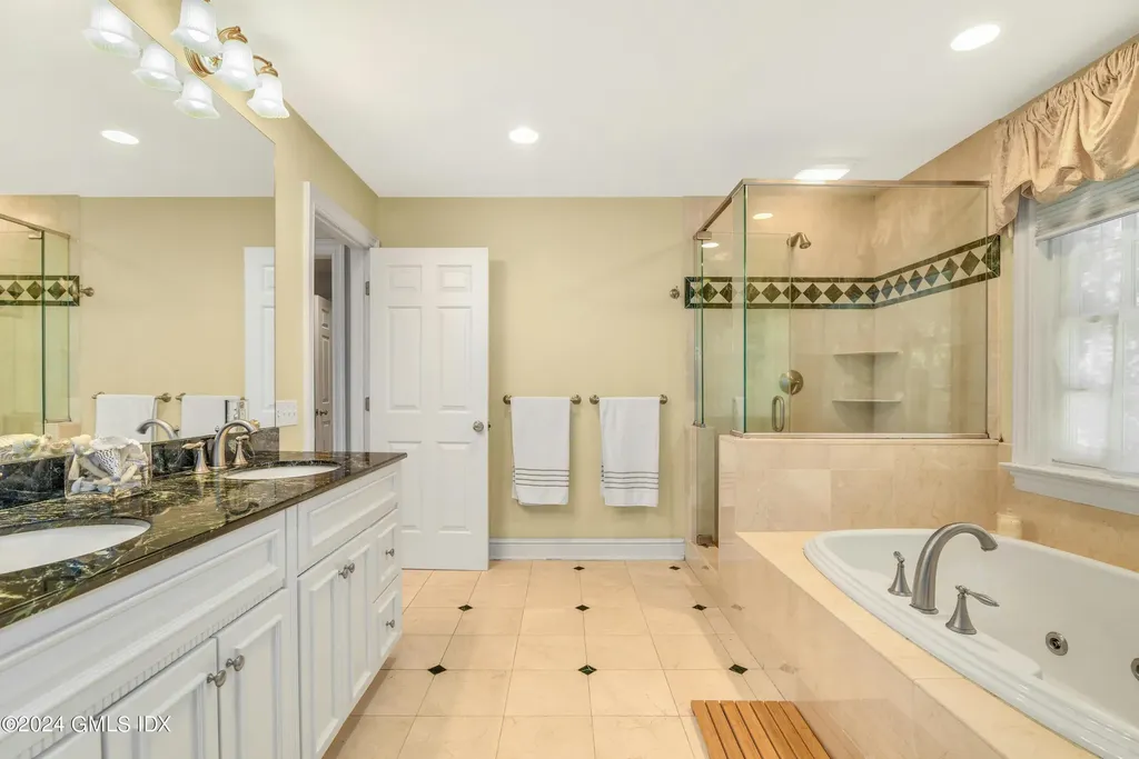 71 Wesskum Wood Road Riverside CT 06878