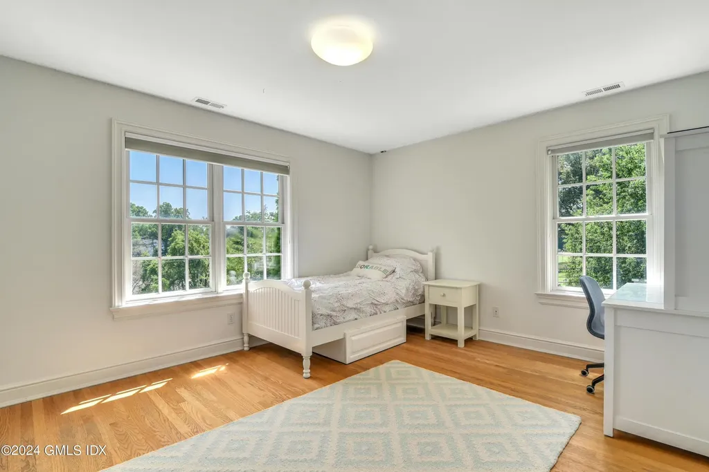 71 Wesskum Wood Road Riverside CT 06878