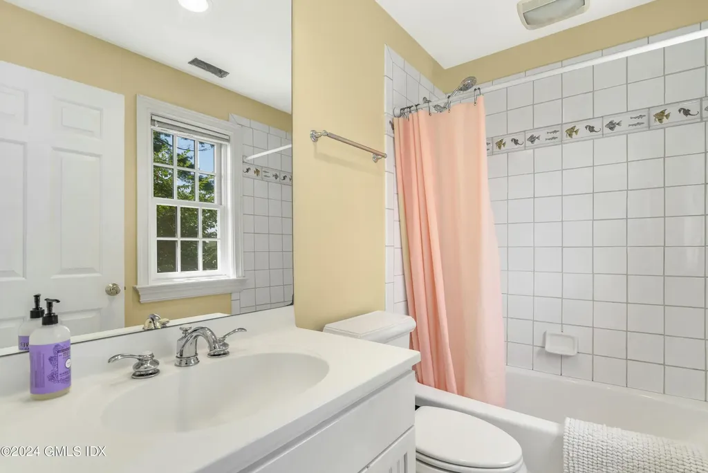 71 Wesskum Wood Road Riverside CT 06878