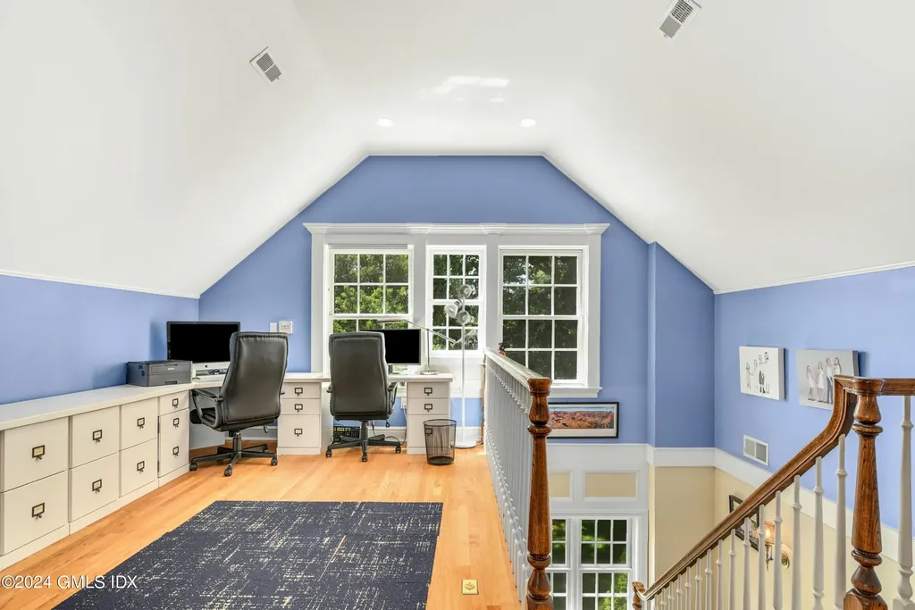 71 Wesskum Wood Road Riverside CT 06878