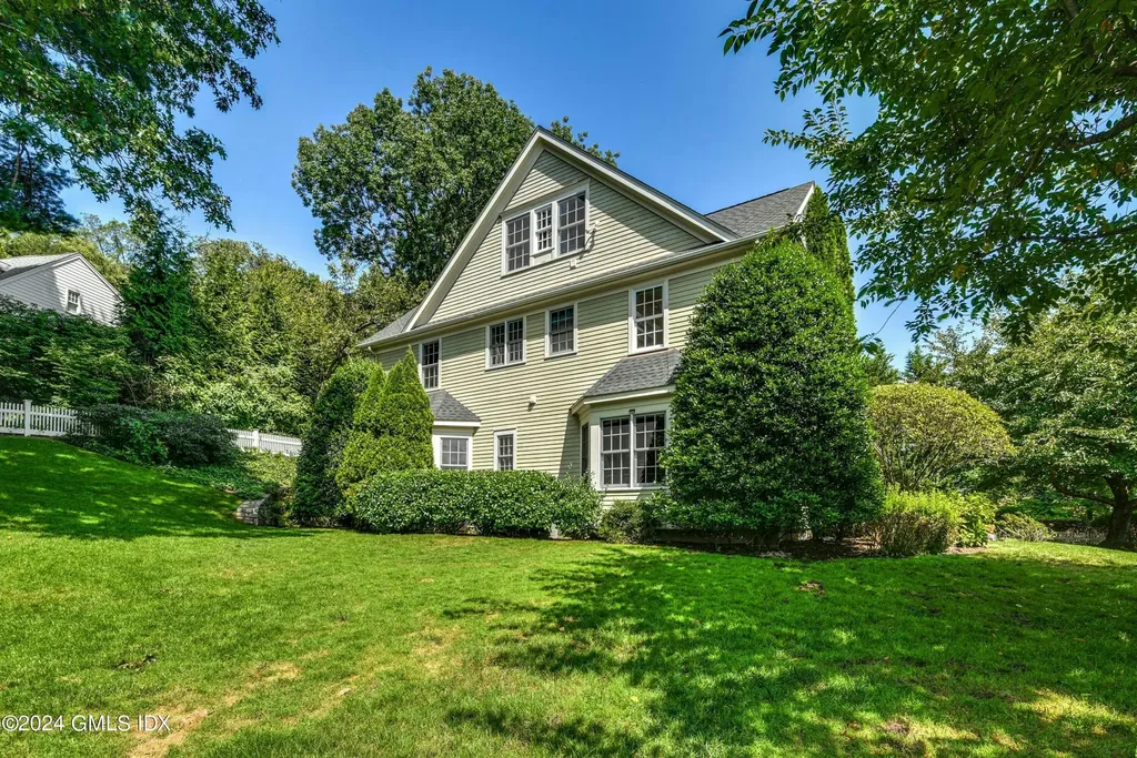 71 Wesskum Wood Road Riverside CT 06878