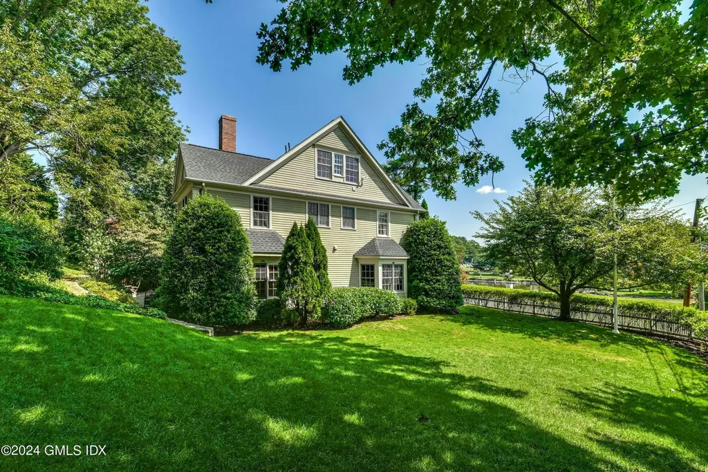 71 Wesskum Wood Road Riverside CT 06878