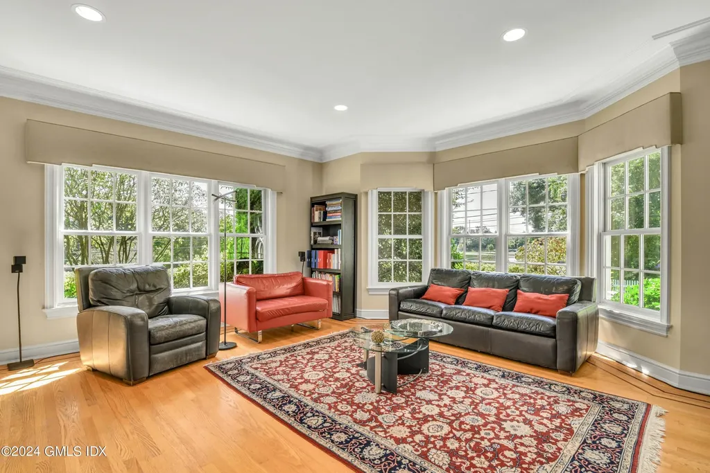 71 Wesskum Wood Road Riverside CT 06878