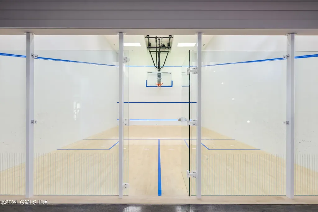 865 Hollow Tree Ridge Road Darien CT 06820