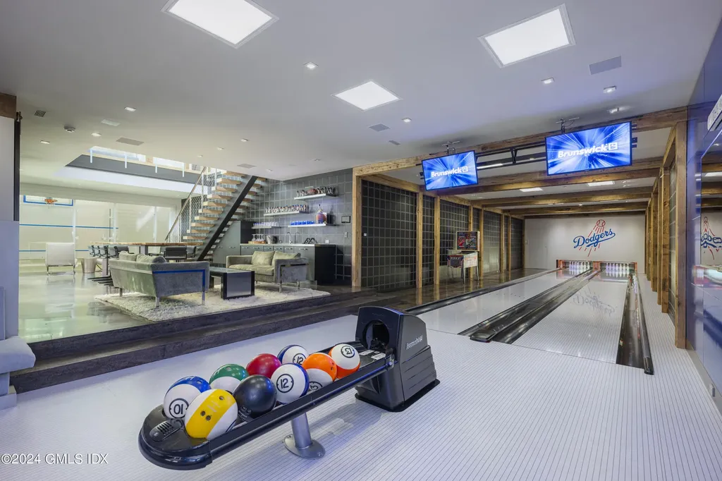 865 Hollow Tree Ridge Road Darien CT 06820