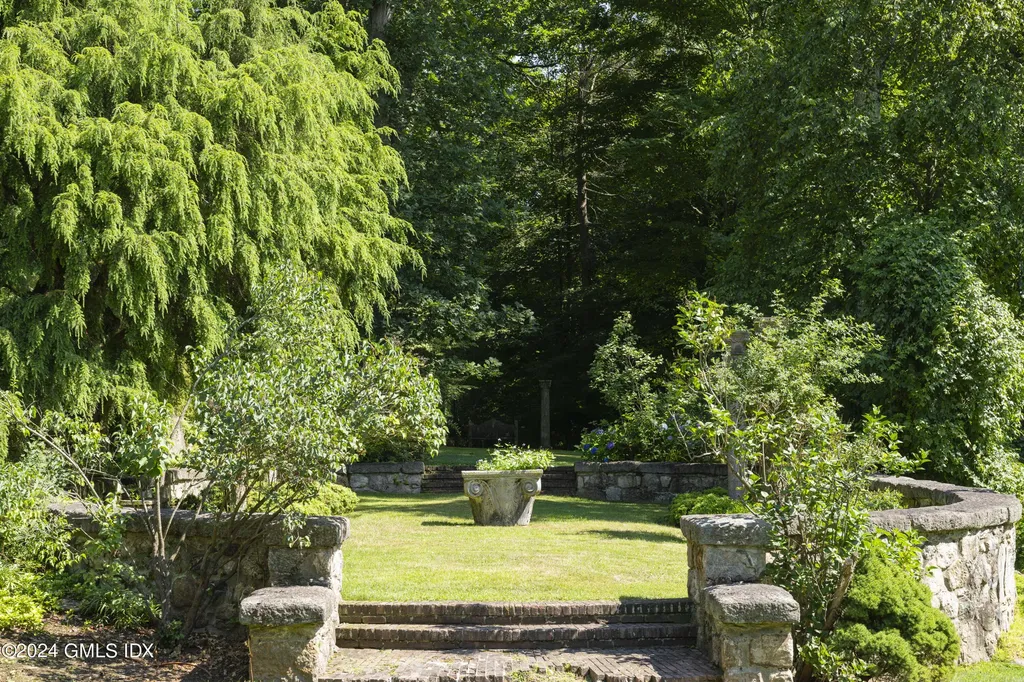 10 Cliffdale Road Greenwich CT 06831