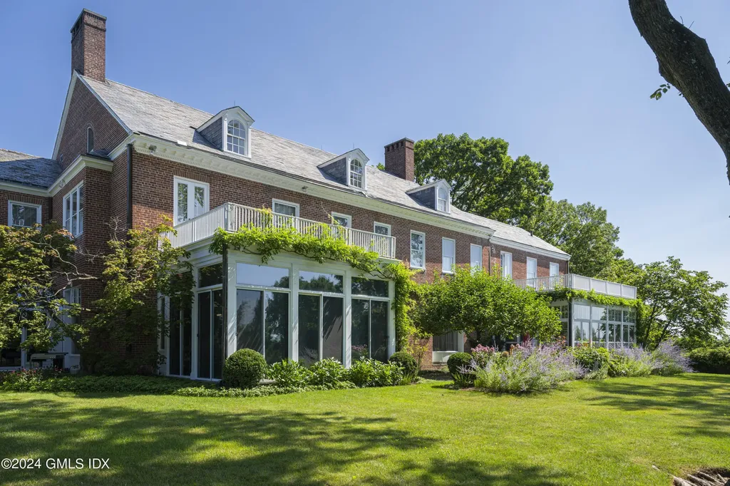 10 Cliffdale Road Greenwich CT 06831