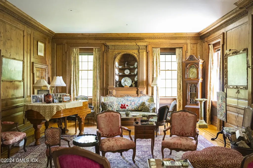 10 Cliffdale Road Greenwich CT 06831