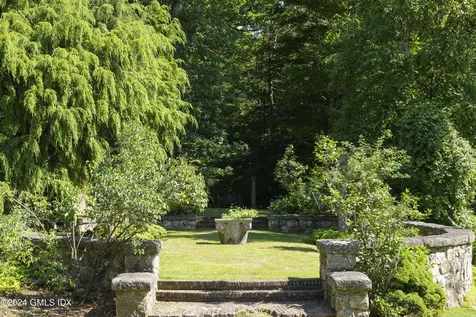 10 Cliffdale Road Greenwich CT 06831