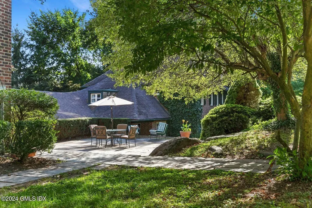 70 Round Hill Road Greenwich CT 06831