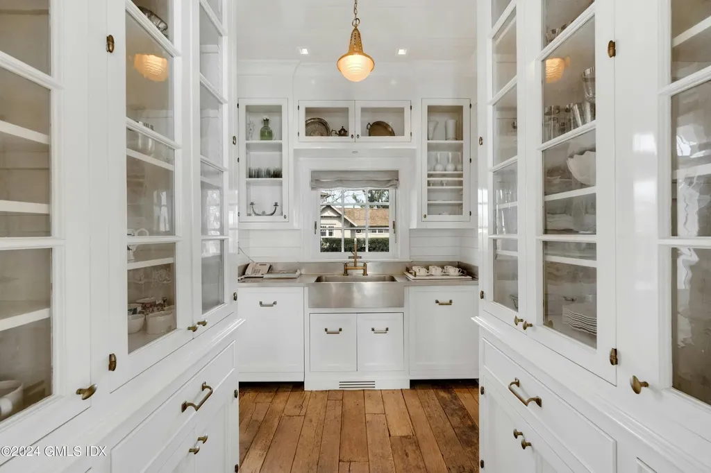 46 Compo Mill Westport CT 06880