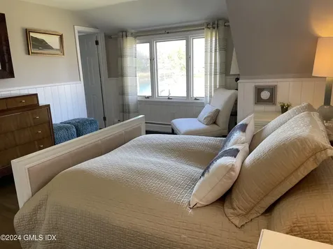 16 Joshua Slocum Dock Stamford CT 06902