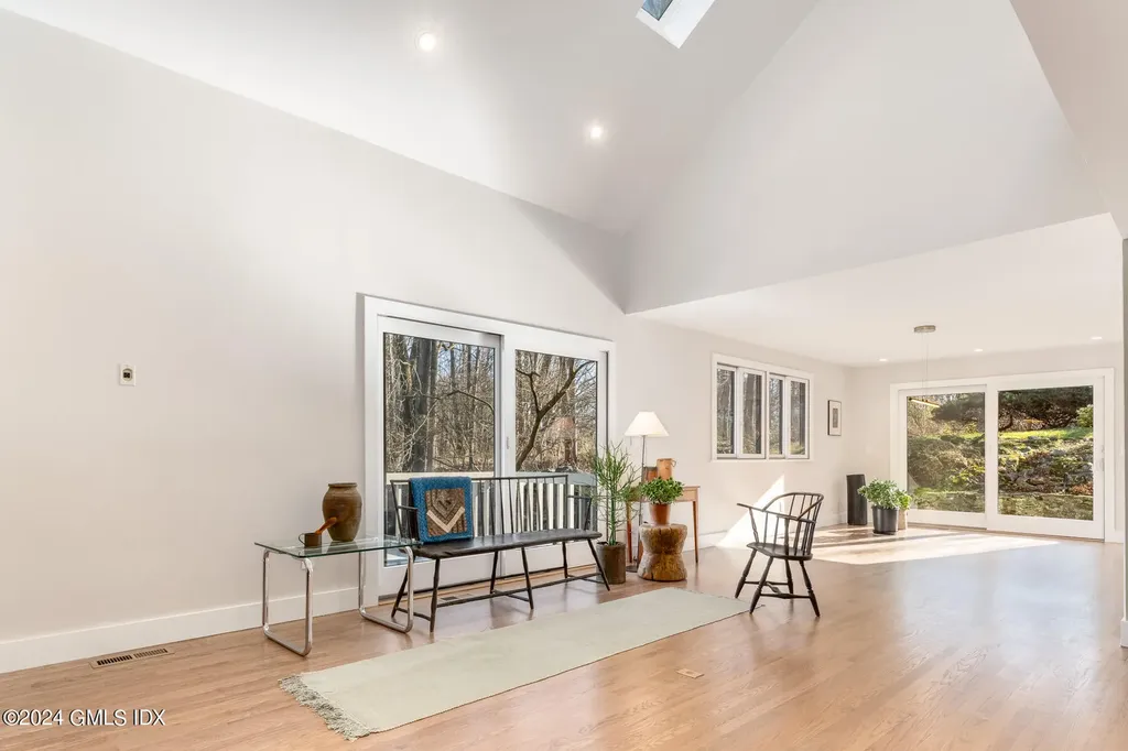 319 W Lyon Farm Drive Greenwich CT 06831