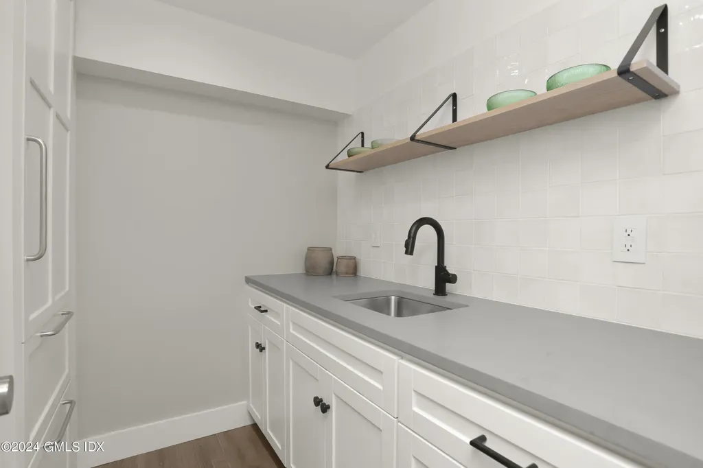 319 W Lyon Farm Drive Greenwich CT 06831