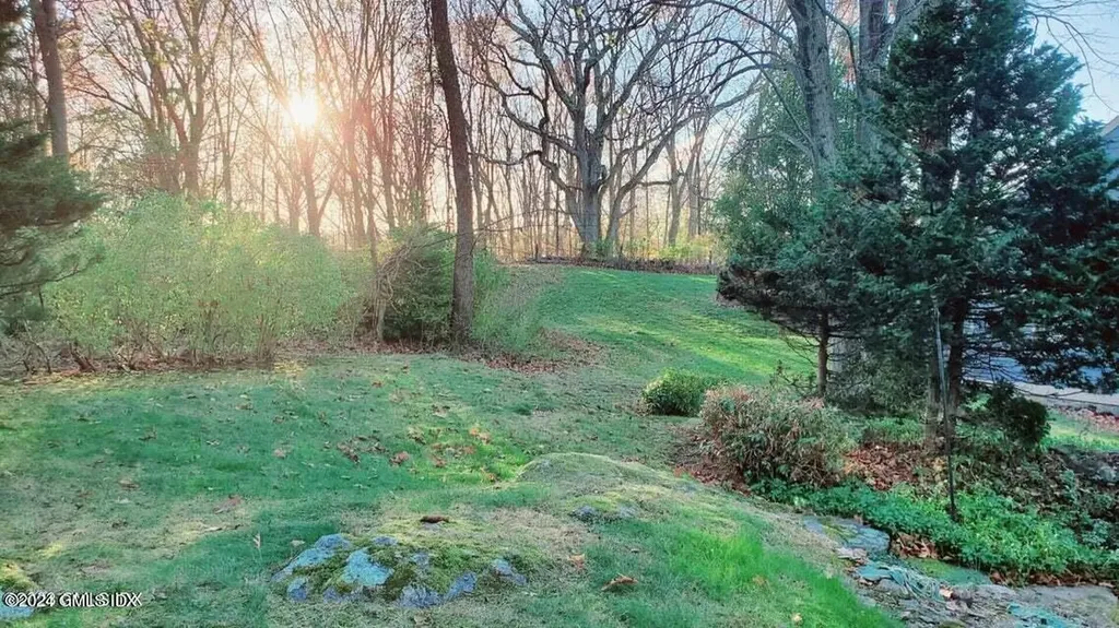 319 W Lyon Farm Drive Greenwich CT 06831