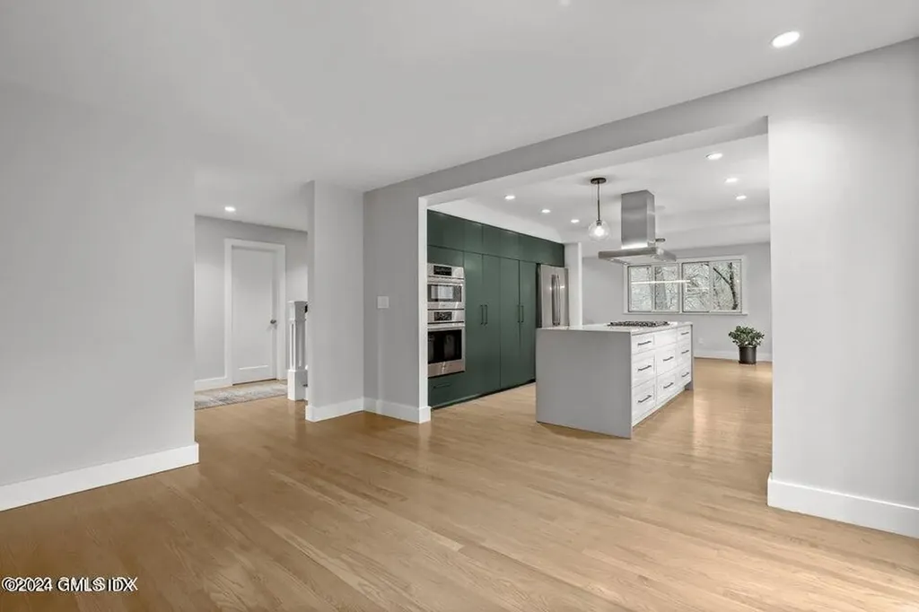 319 W Lyon Farm Drive Greenwich CT 06831