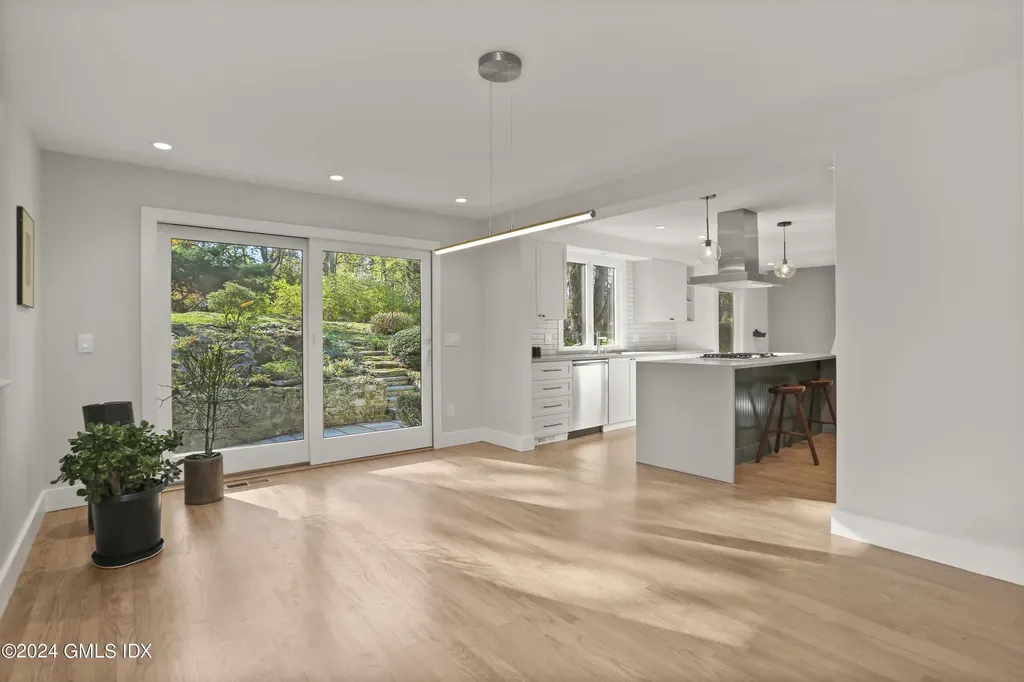 319 W Lyon Farm Drive Greenwich CT 06831