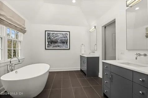2 Lauder Way Greenwich CT 06830