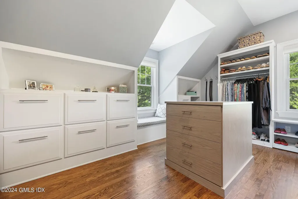 27 Bartina Lane Stamford CT 06902