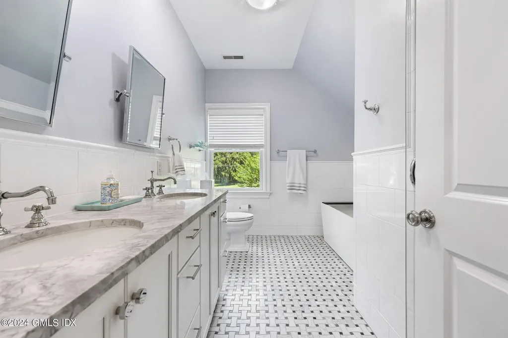 27 Bartina Lane Stamford CT 06902