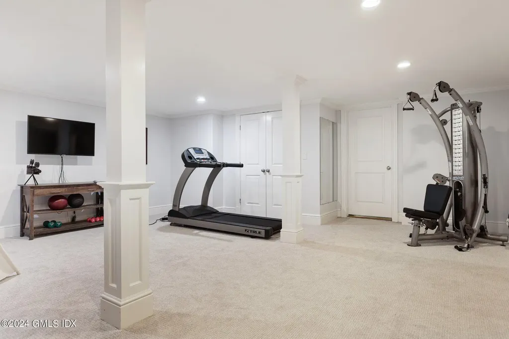 27 Bartina Lane Stamford CT 06902