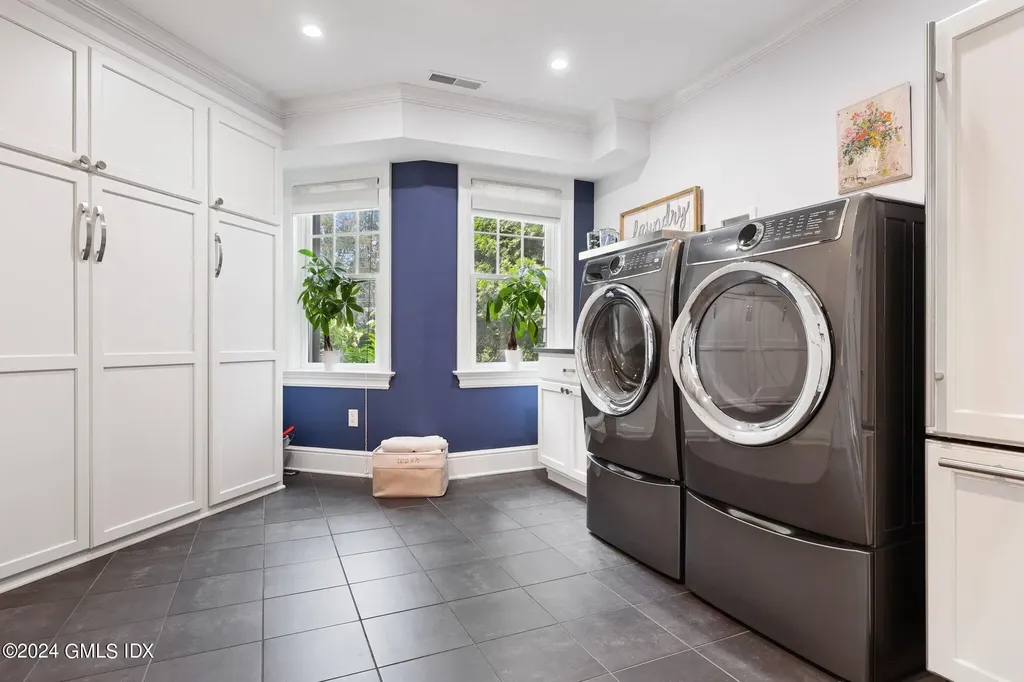 27 Bartina Lane Stamford CT 06902